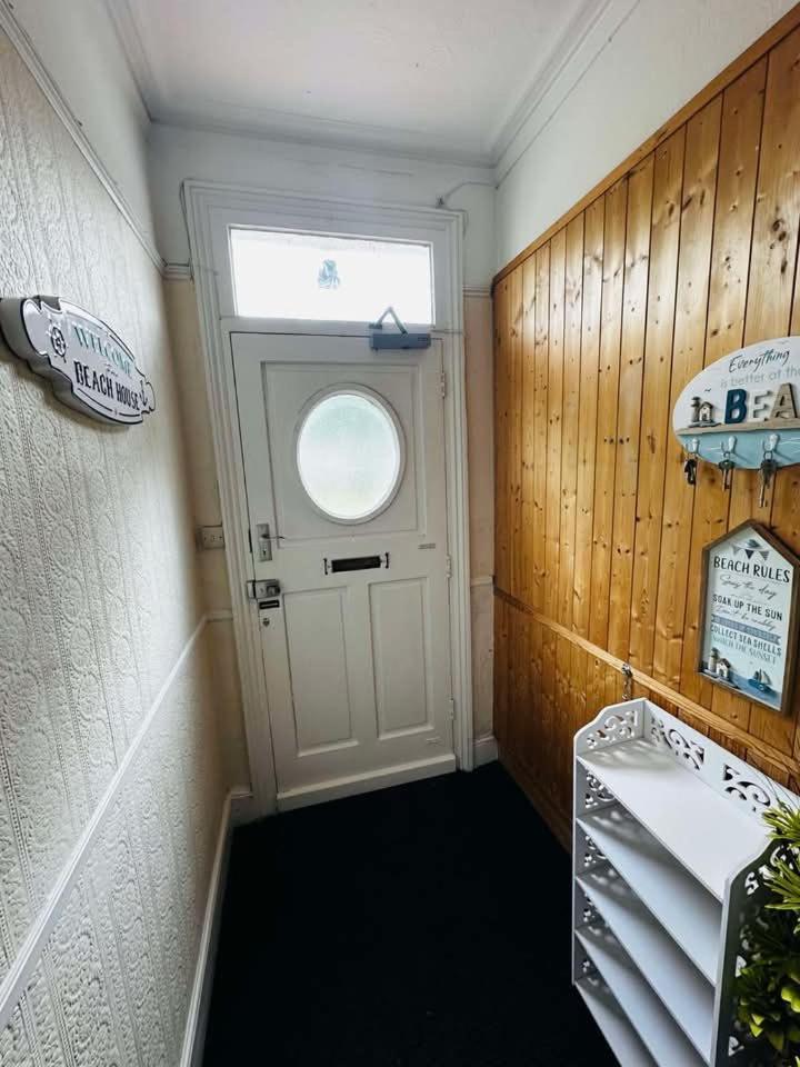 Six-Bedroom House,1688809612:JPEG