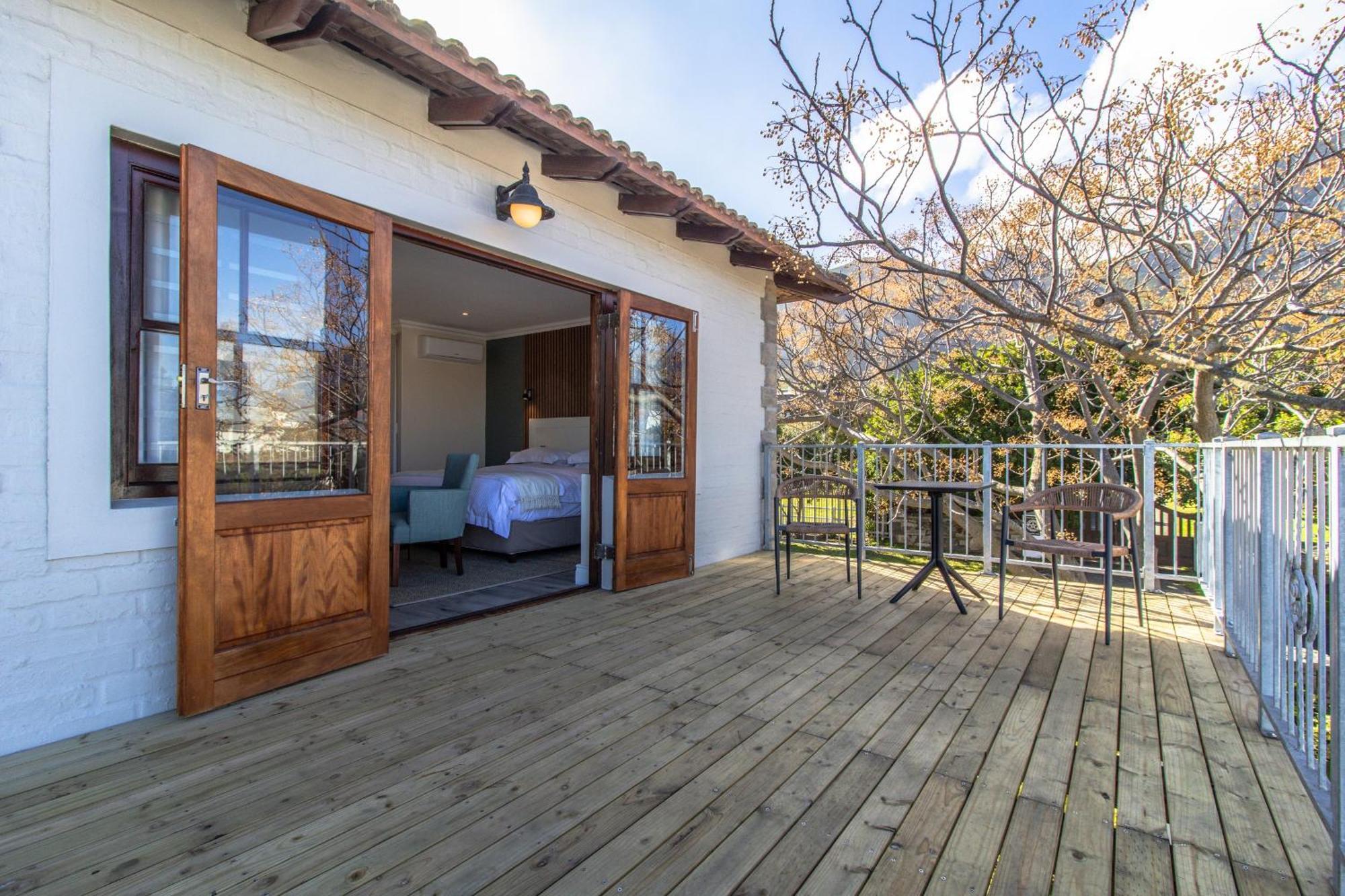 Luxury Sea & Mountain View Suite