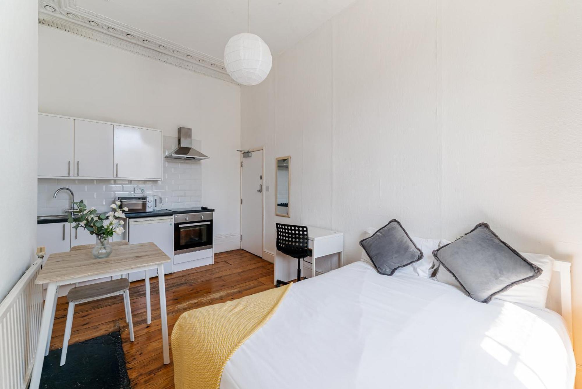 Studio Double with Shared Bathroom