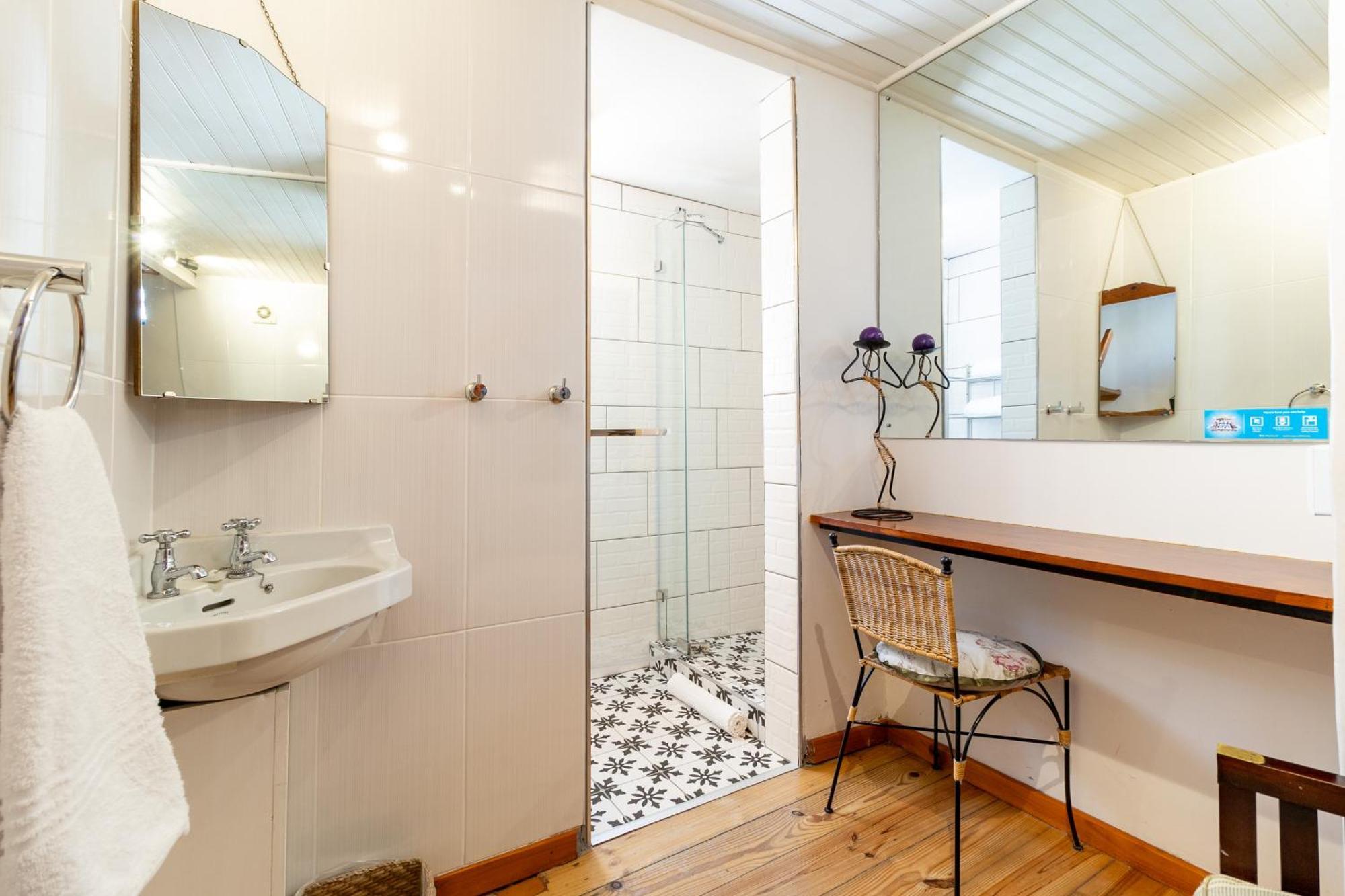 Deluxe Double or Twin Room with Pool View