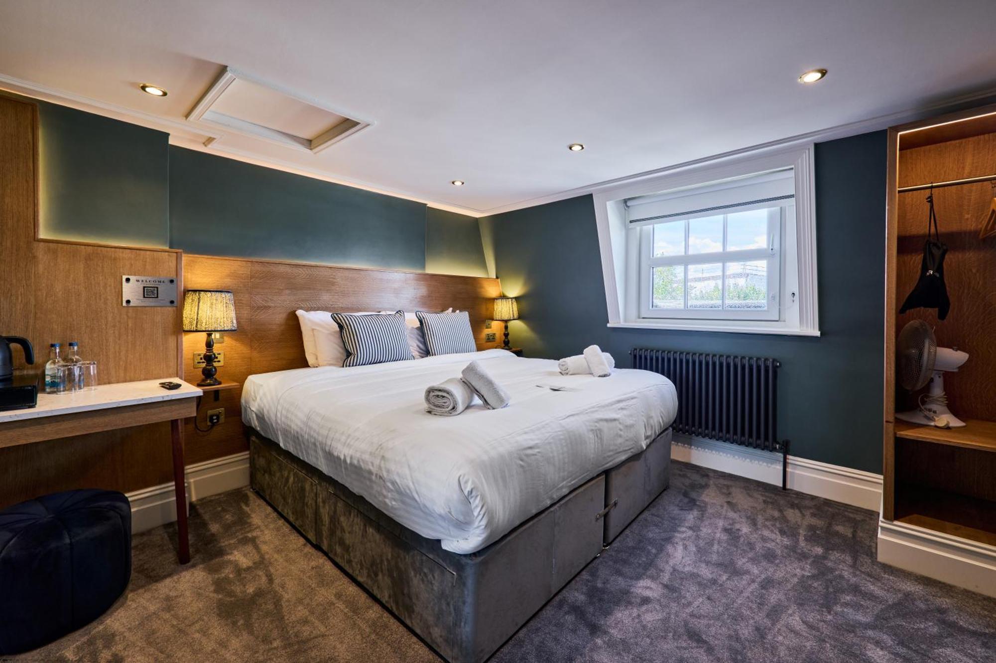 Double Room with Private Bathroom