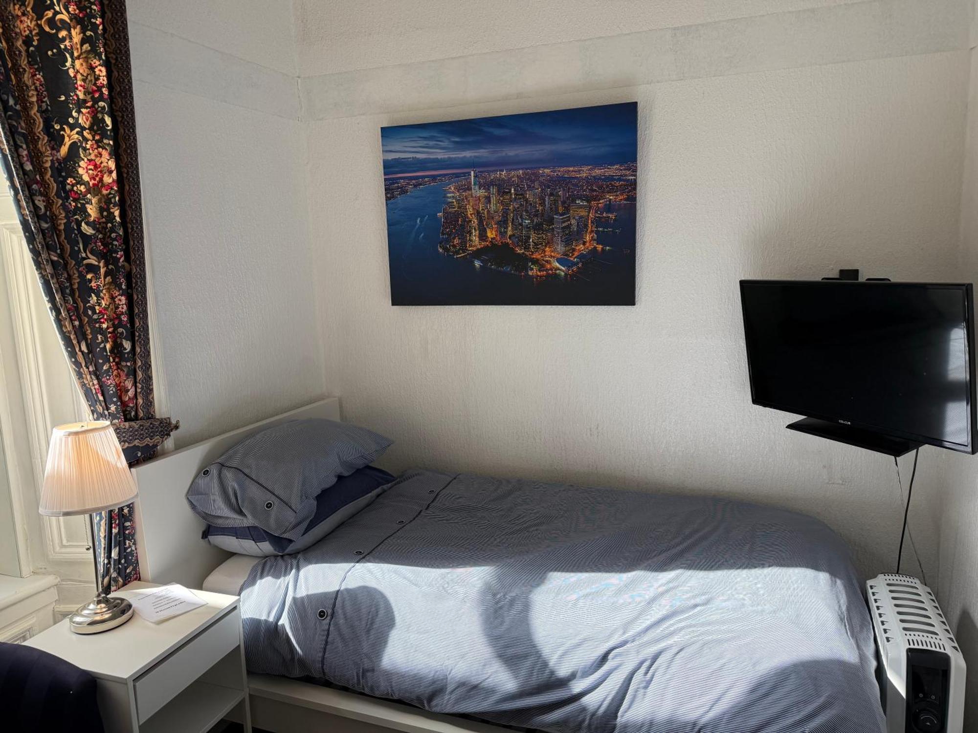 Twin Room with Private Bathroom