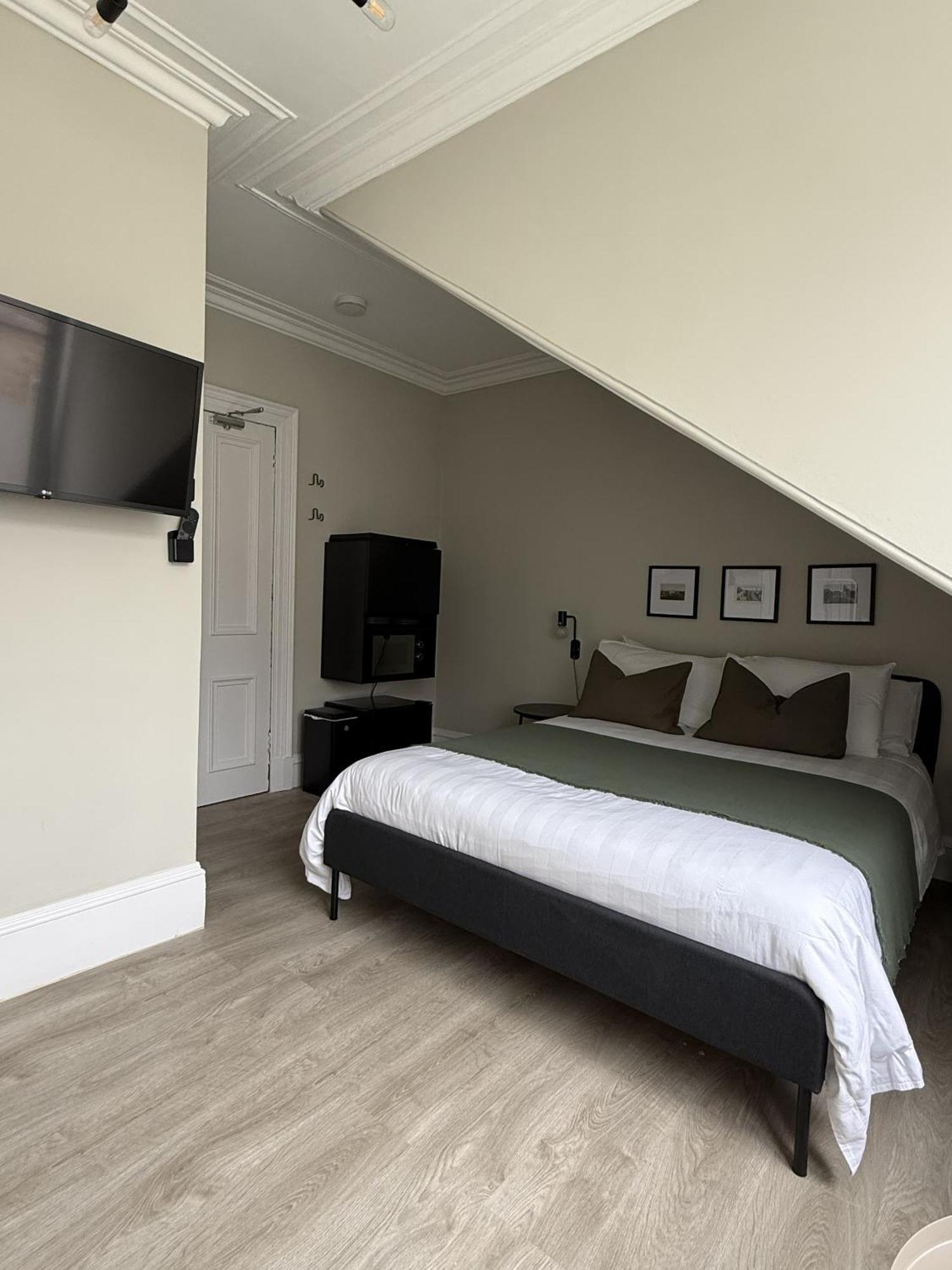 Triple Room with Shared Bathroom
