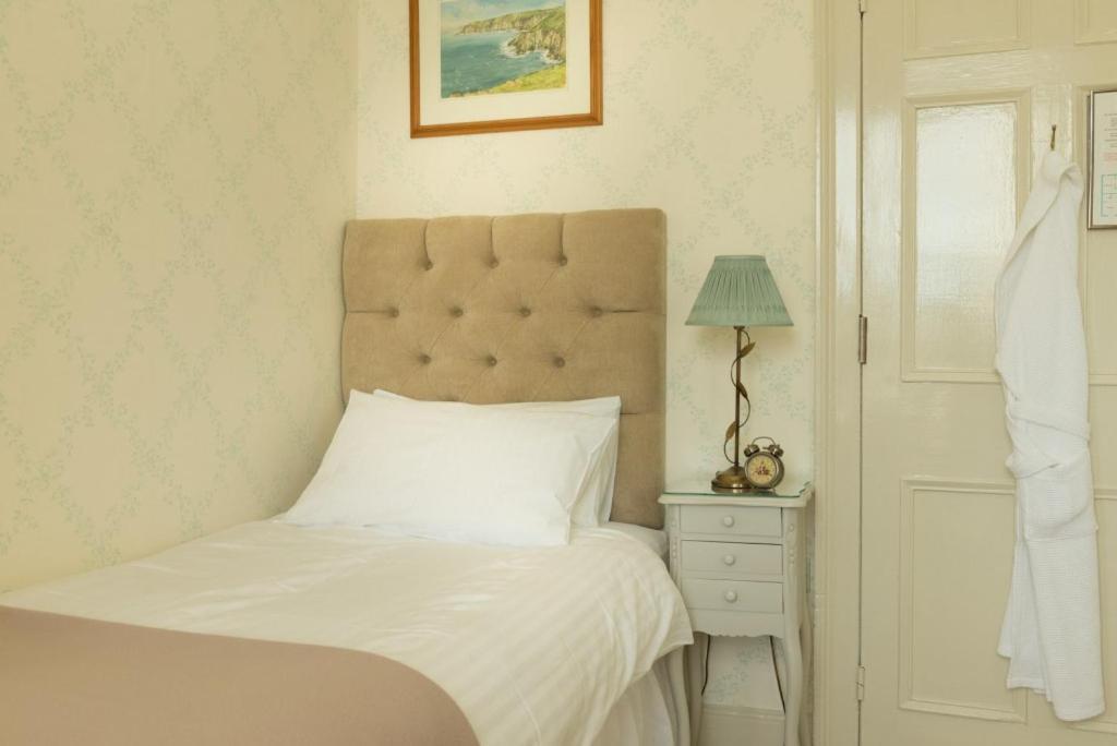 Standard Single Room with Shower