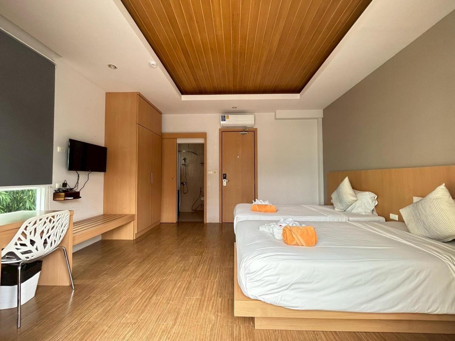 Deluxe Twin Room with Balcony