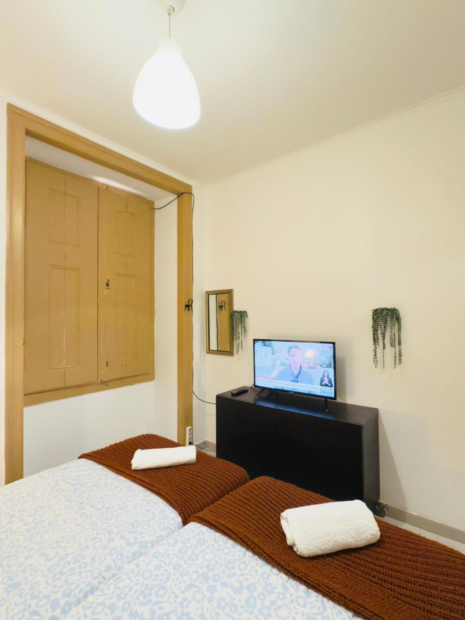 Standard Twin Room with Shared Bathroom