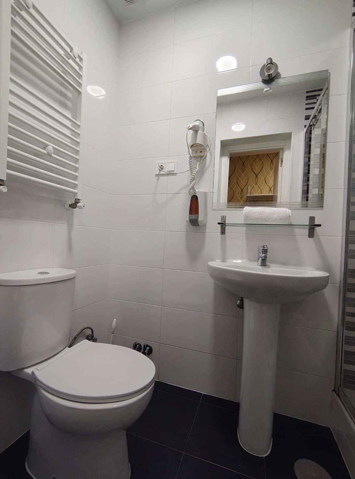 Single Room with Private Bathroom