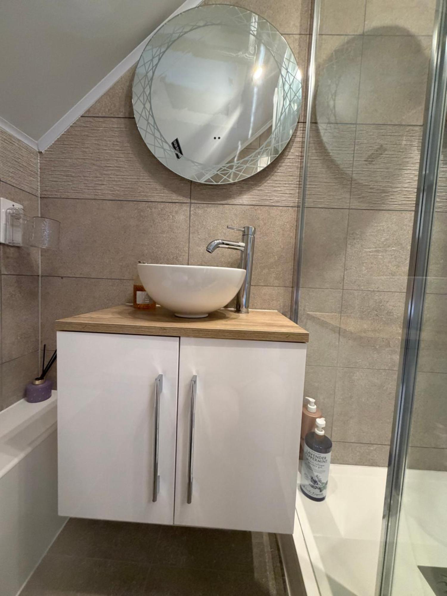 Double or Twin Room with Shower
