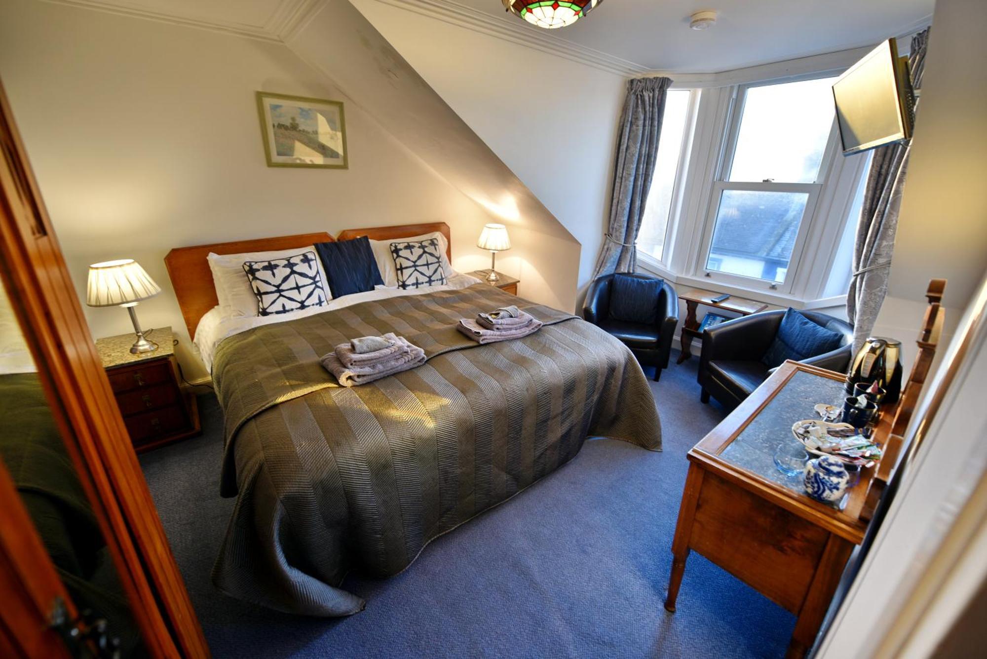 Double or Twin Room,1765337702:JPEG