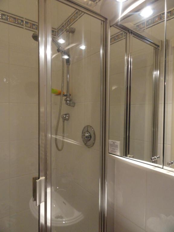 Standard Double Room,19554572:JPEG