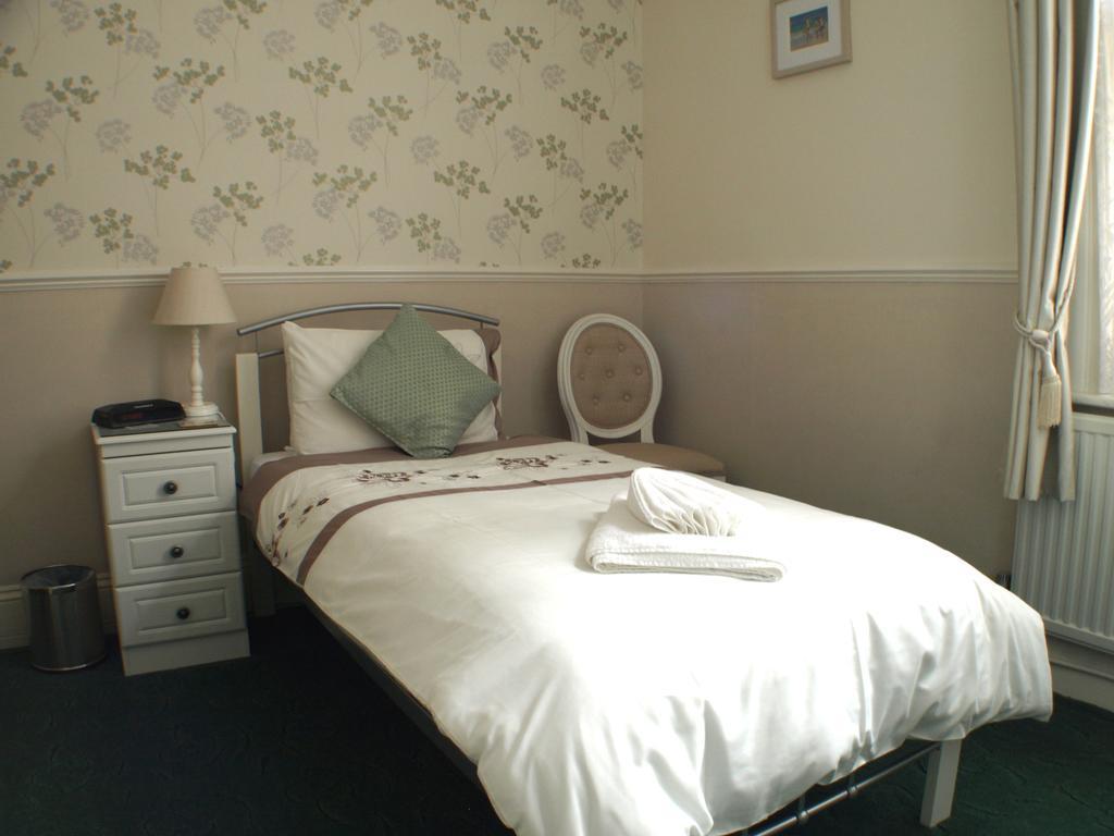Single Room,438105255:JPEG