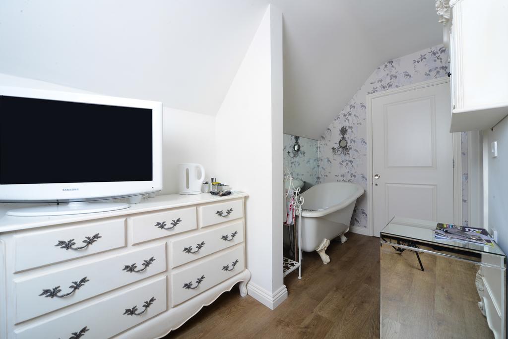 Deluxe Double Room with Bath