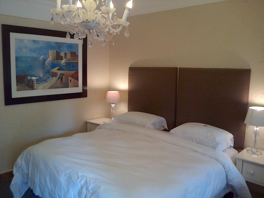 Deluxe Twin or King Room,231807121:JPEG