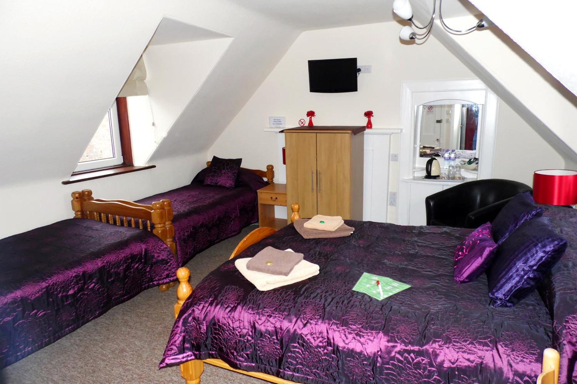 Family Room (4 Adults)