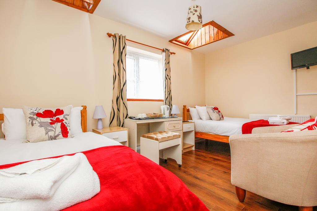 Twin Room with Bathroom