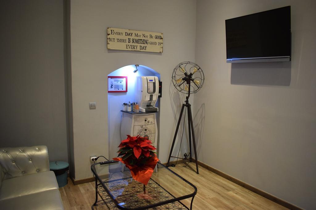 Budget Double Room with Shared Bathroom