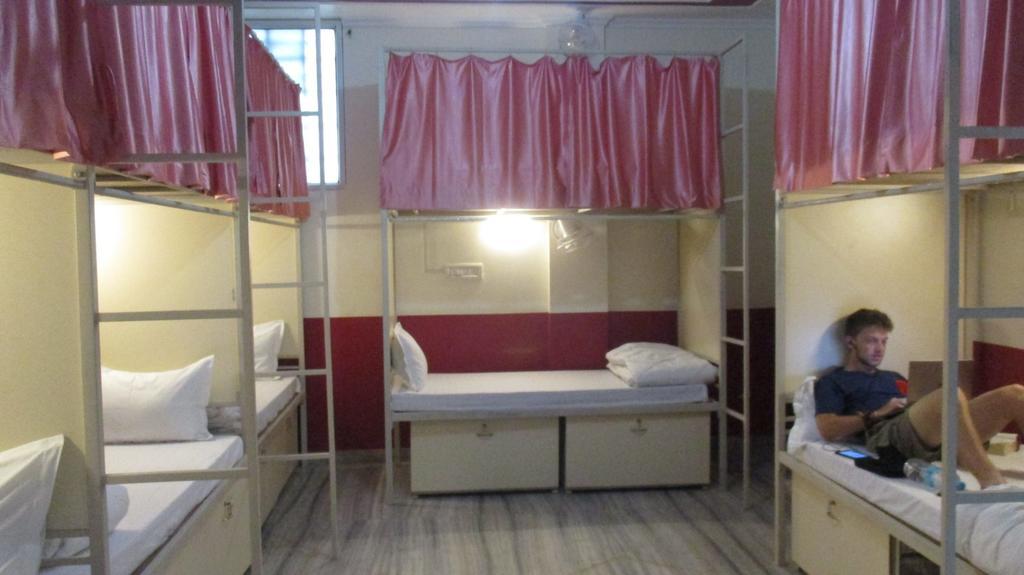 10-Bed Mixed Dormitory Room