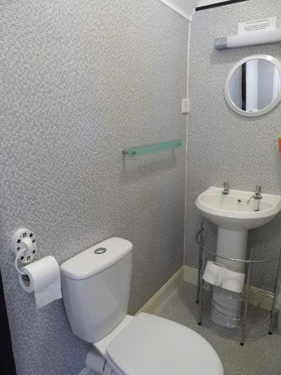 Double or Twin Room,403504710:JPEG