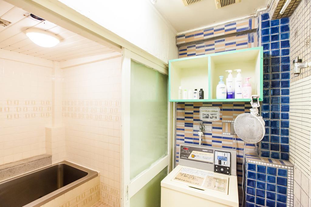 Single Bed in Male Dormitory Room with Shared Bathroom