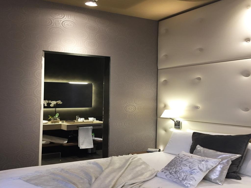 Two Connecting Double Rooms