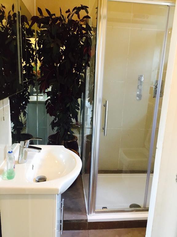 Single Room with Shared Bathroom,845579969:JPEG