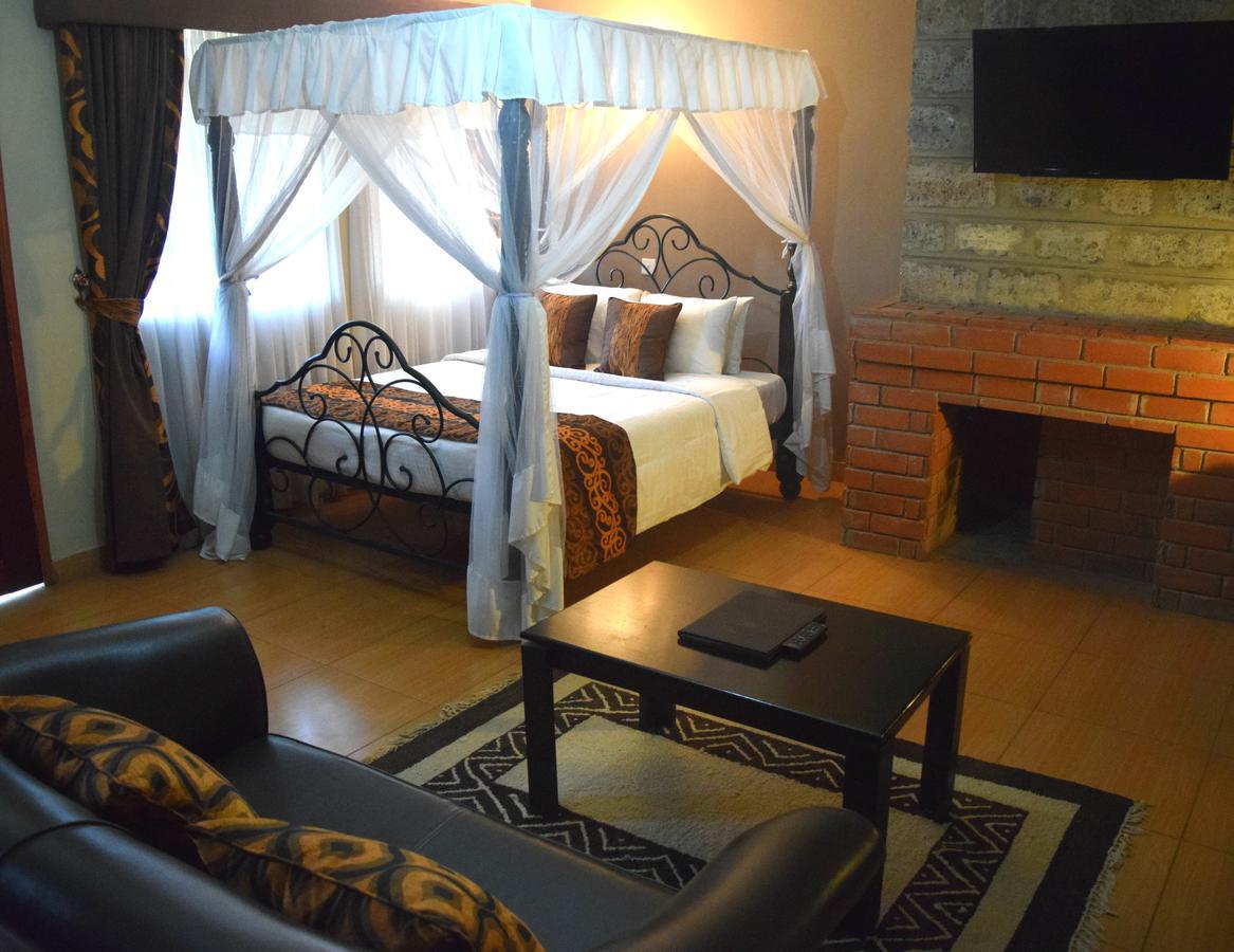 Honeymoon Suite with Fireplace