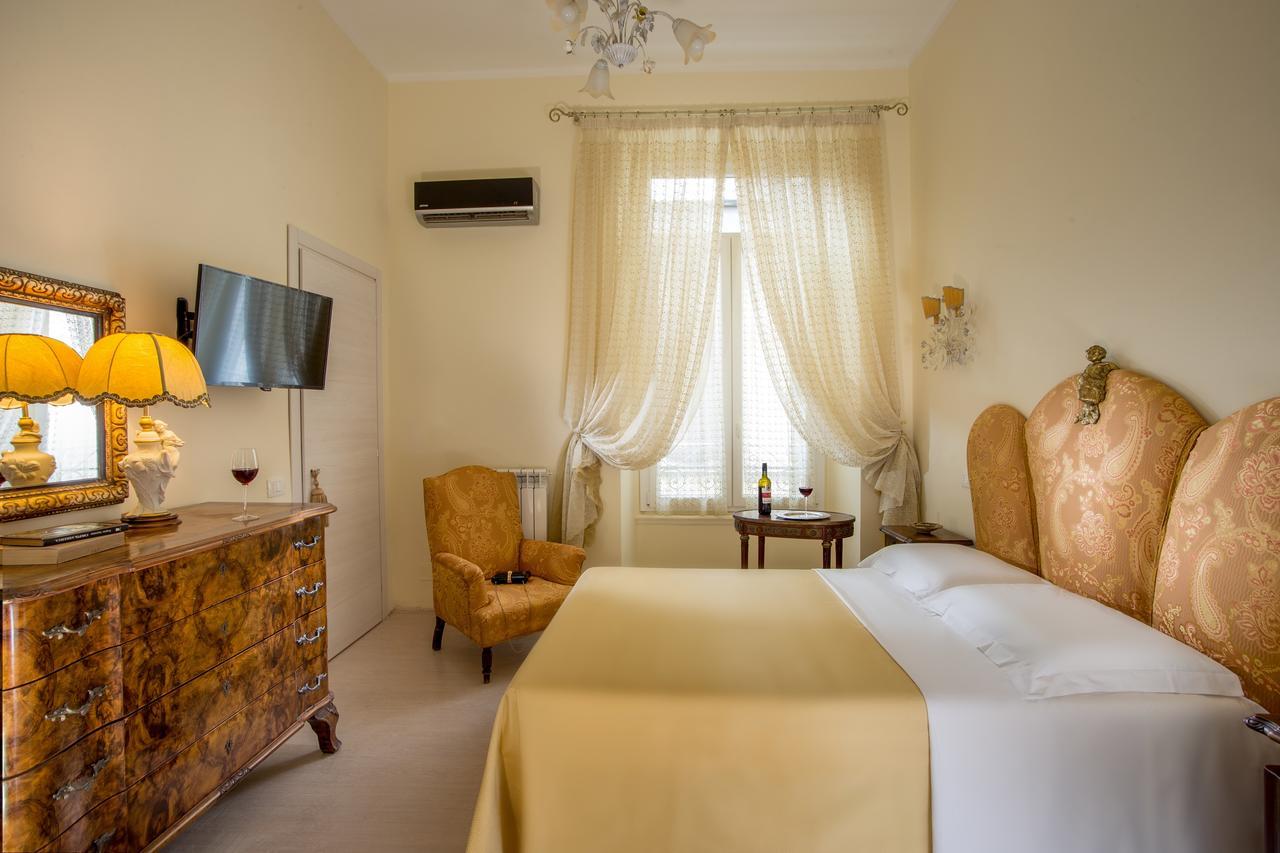 Deluxe Double Room with Shower
