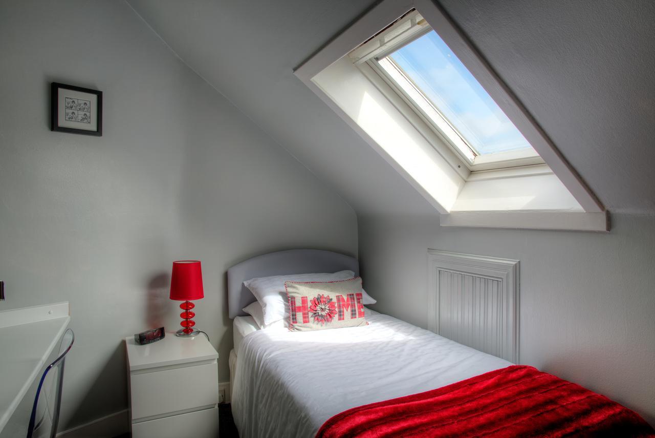 Single Room,662641689:JPEG