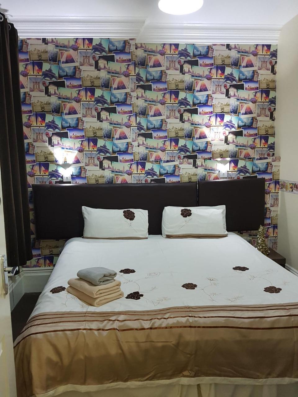 Deluxe Double Room Shower,1482493757:JPEG