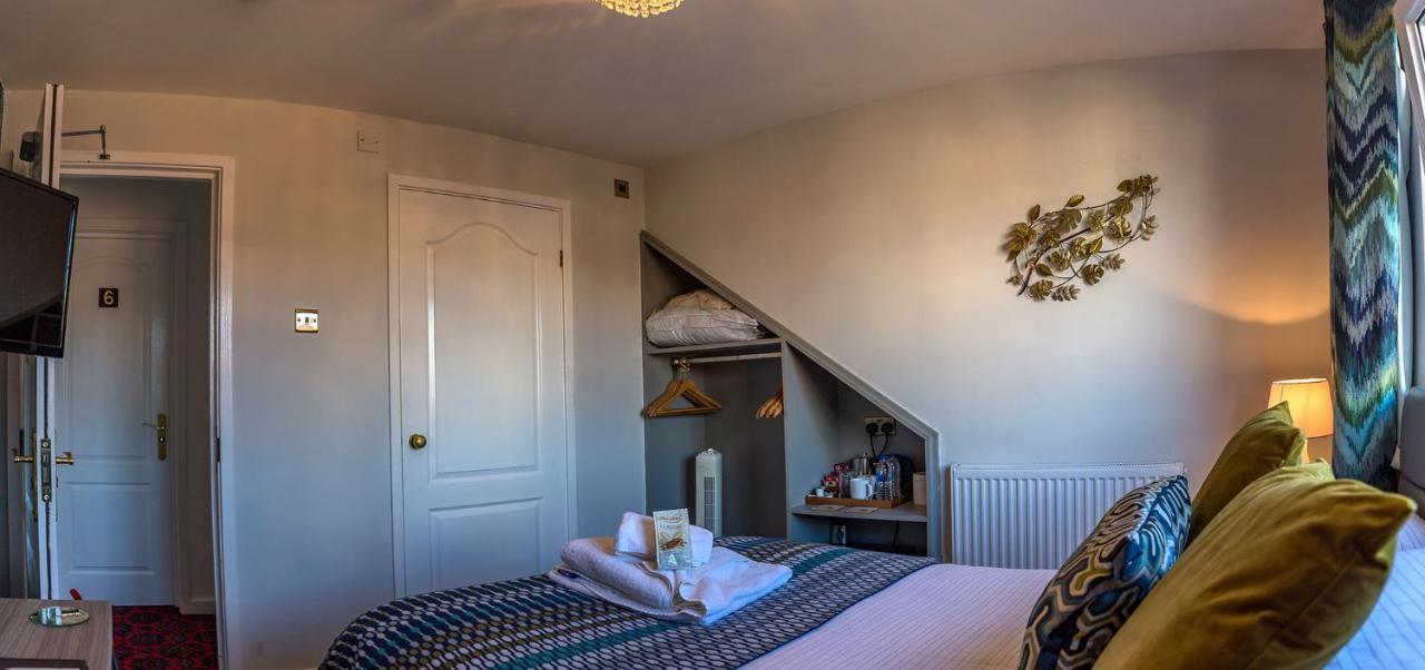 Small Double Room,977088526:JPEG