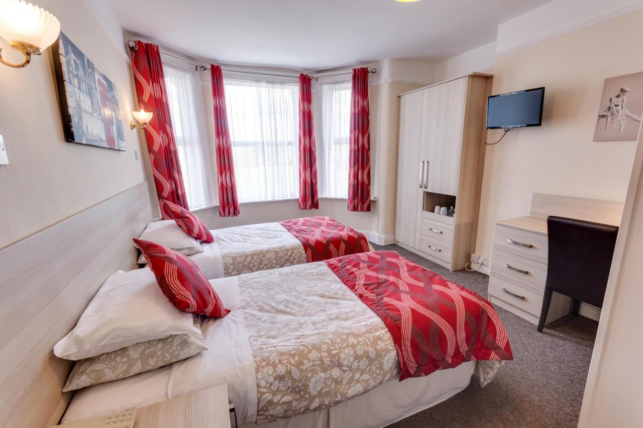 Twin Room,776424919:JPEG