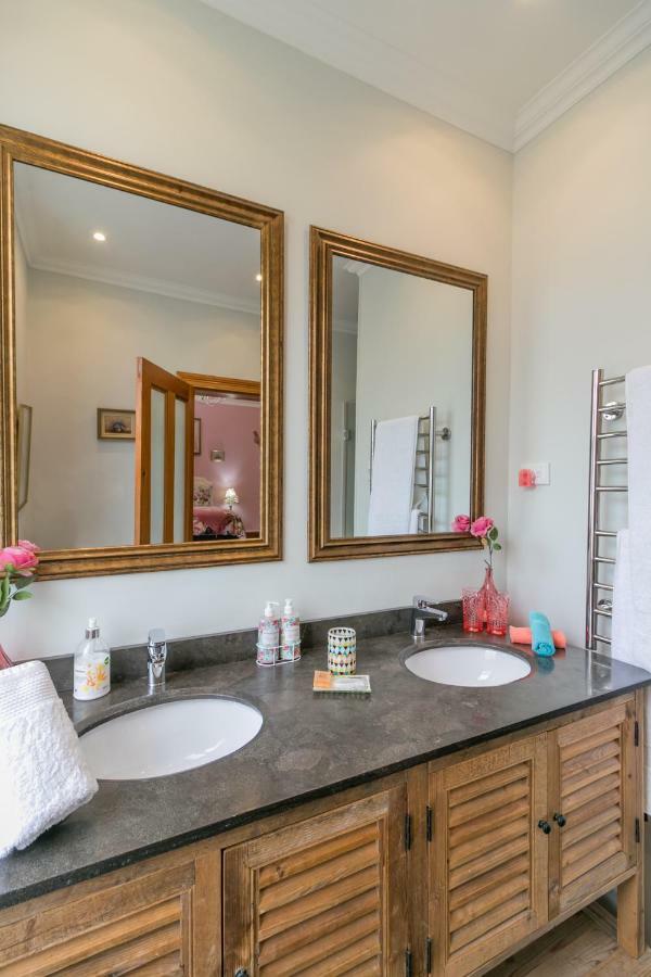 The Rose Suite