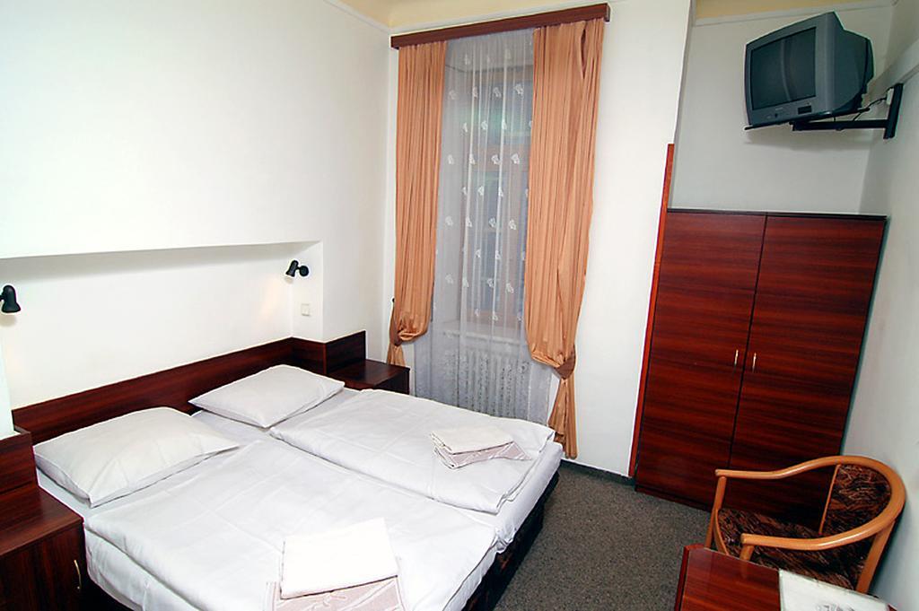 Double Room,79471281:JPEG