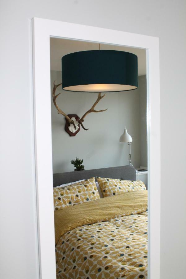 Stag - Double Room with Sea View (separate private shower room)