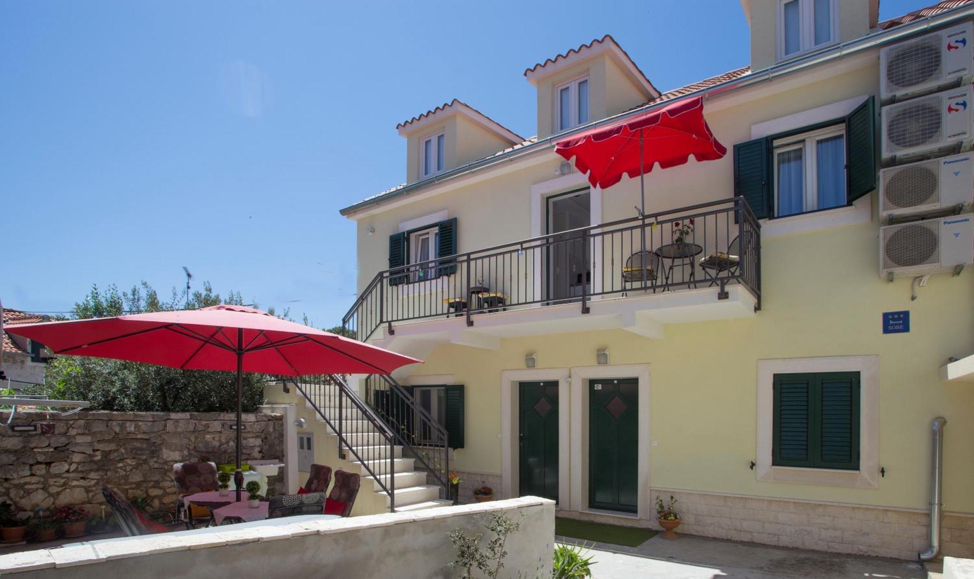 Deluxe double room shared terrace