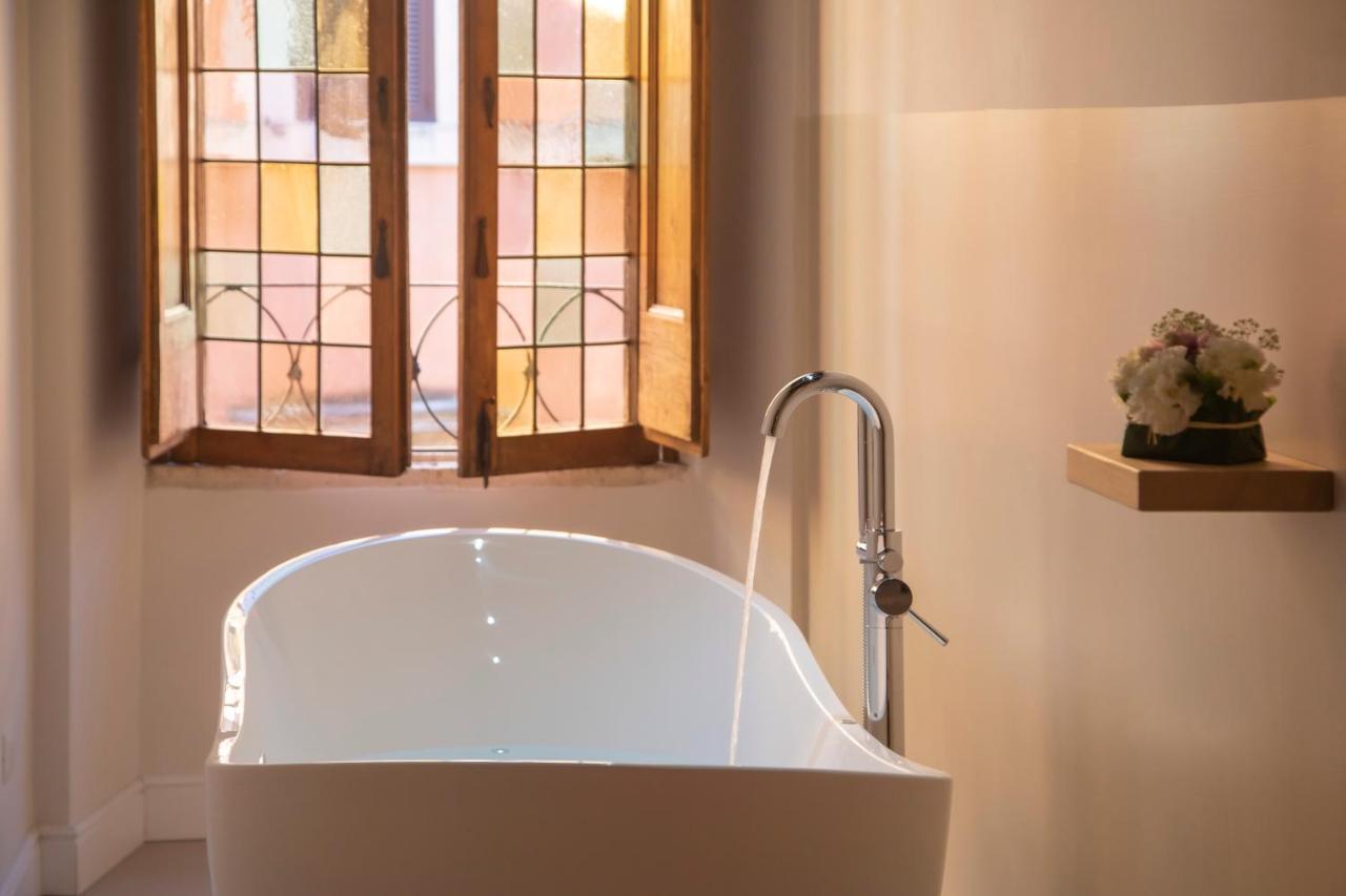 Queen Room with Spa Bath