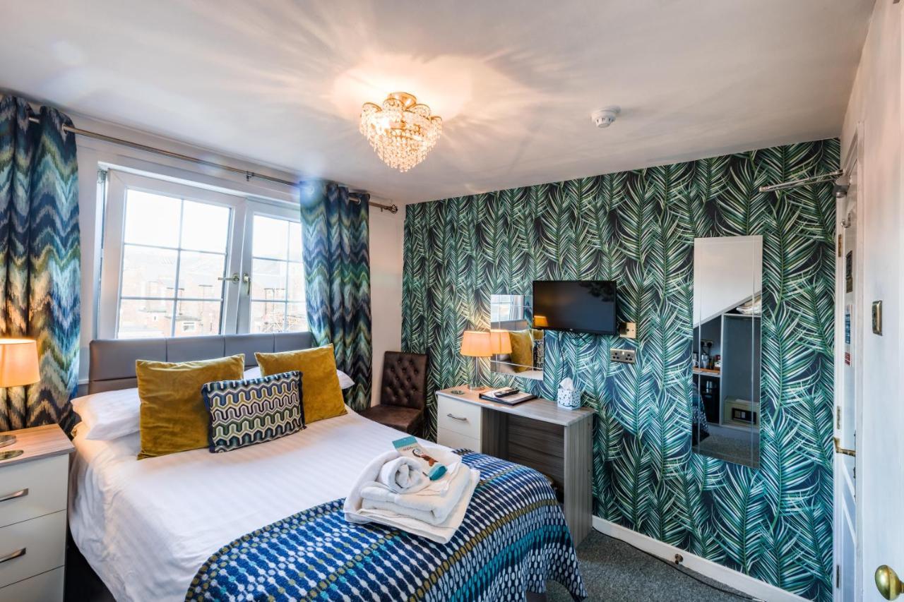 Double or Twin Room with Shower