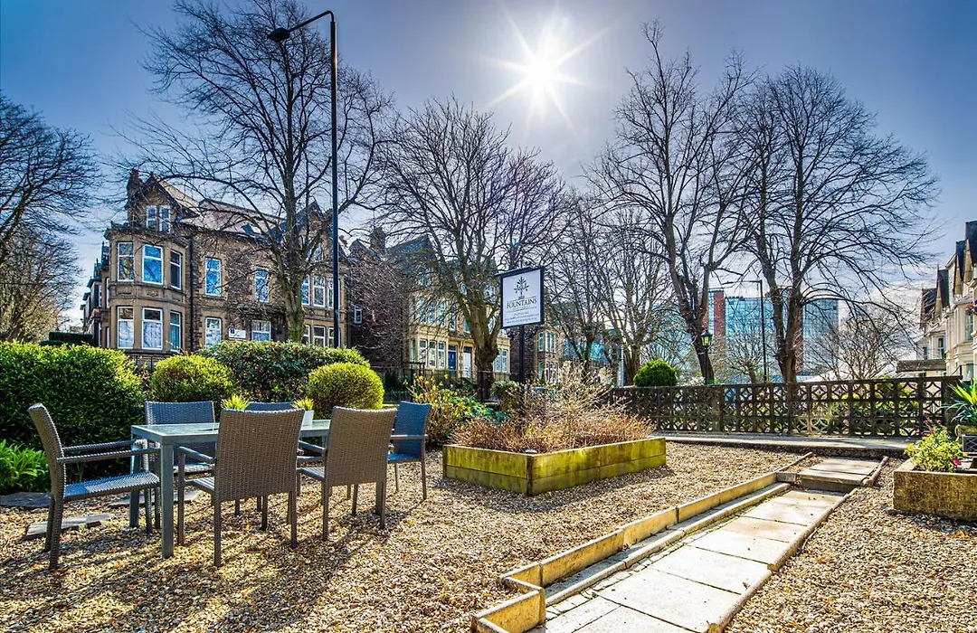 Fountains Guest House - Harrogate Stays With Free Parking-1