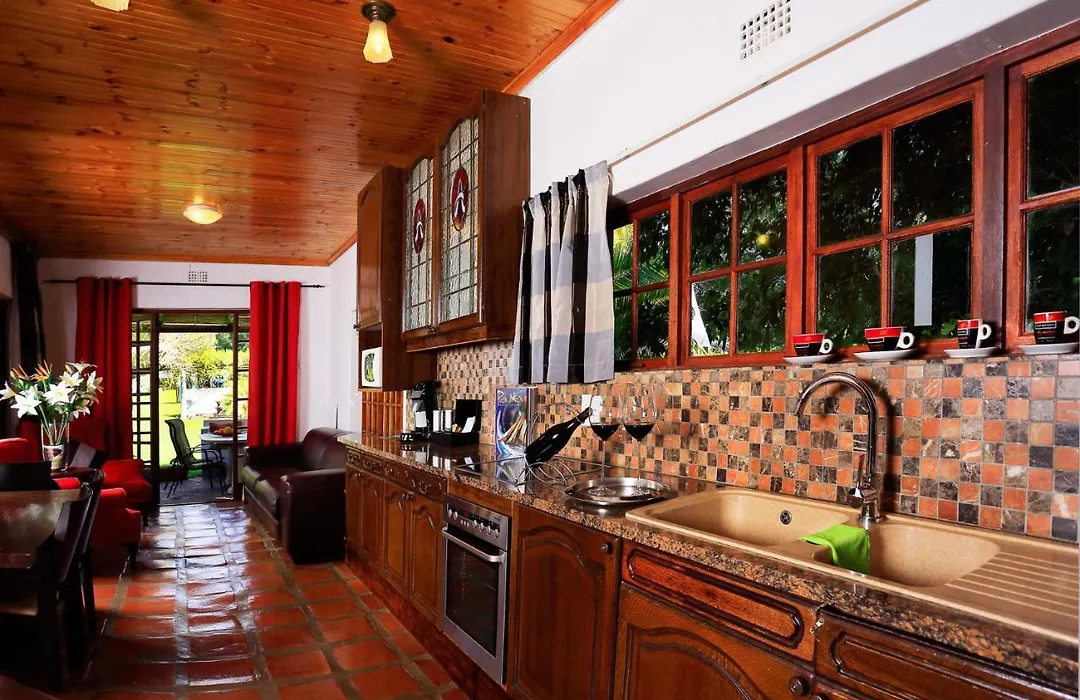 Orange-Ville Lodge & Guesthouse-1