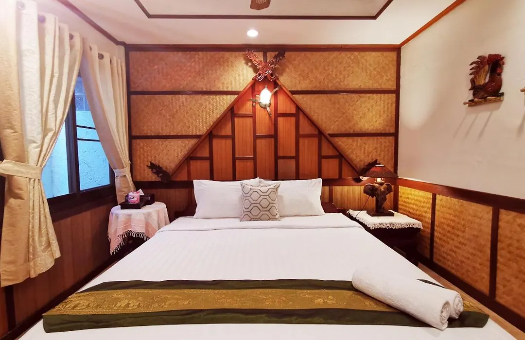 Tavee Guesthouse-1