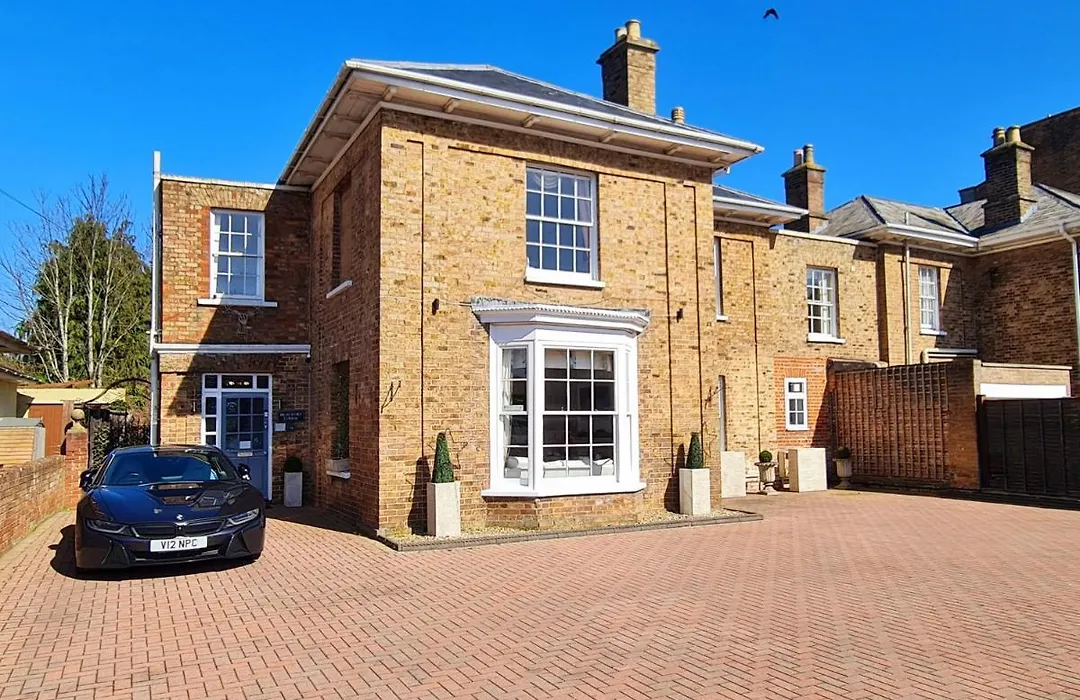 Beaufort Lodge - Central Location & Free Parking-1