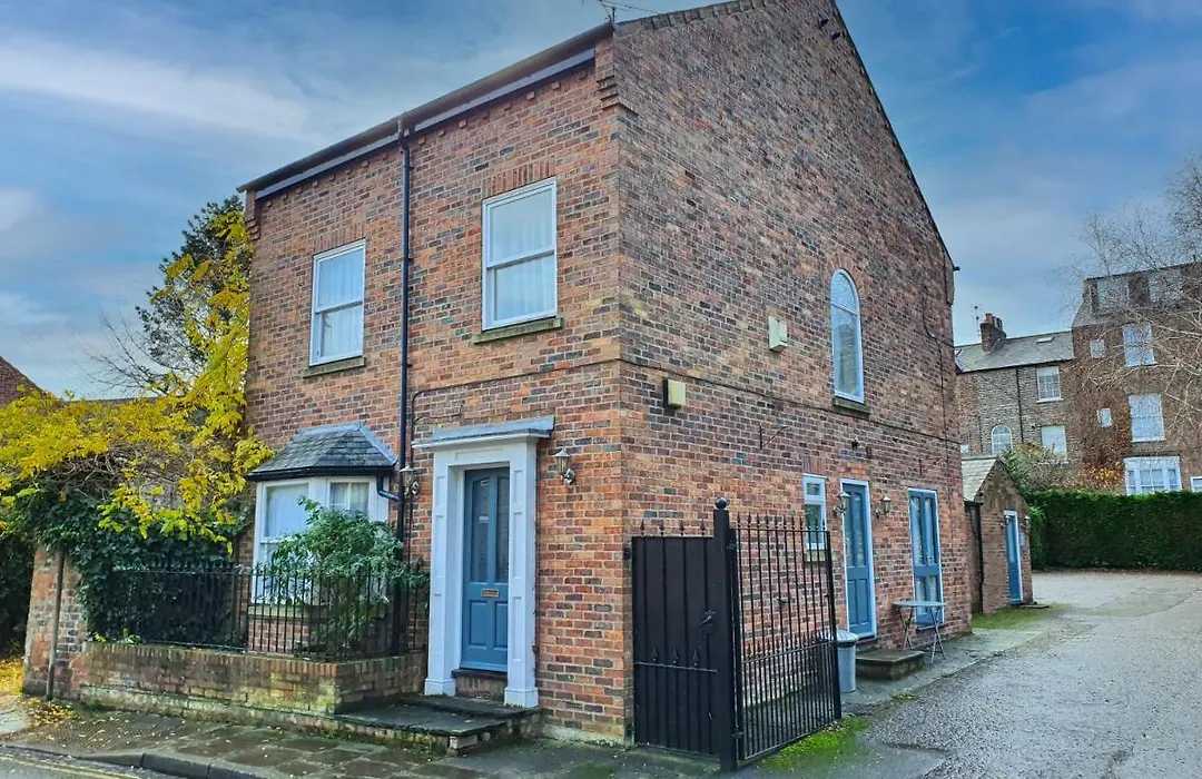 Holmwood House Guest Accommodation-1