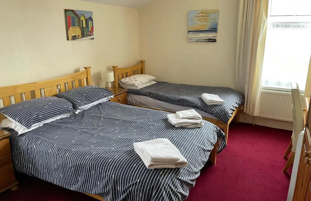 Robyn'S Guest House Room Only-1