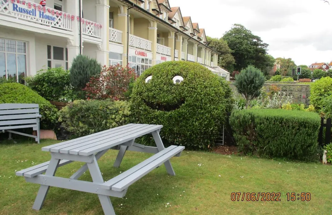 Sefton Lodge Seafront ,Panoramic Sea View Ensuite Balcony Rooms Available, Guest Garden-1