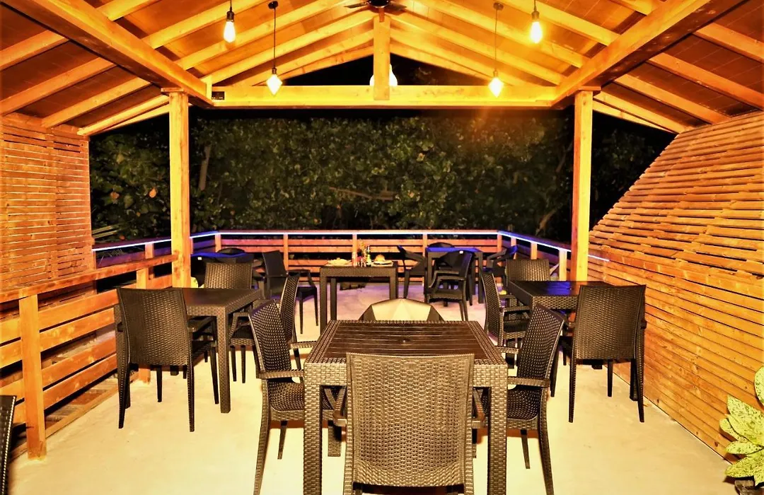 Dhigurah Beach Inn-1
