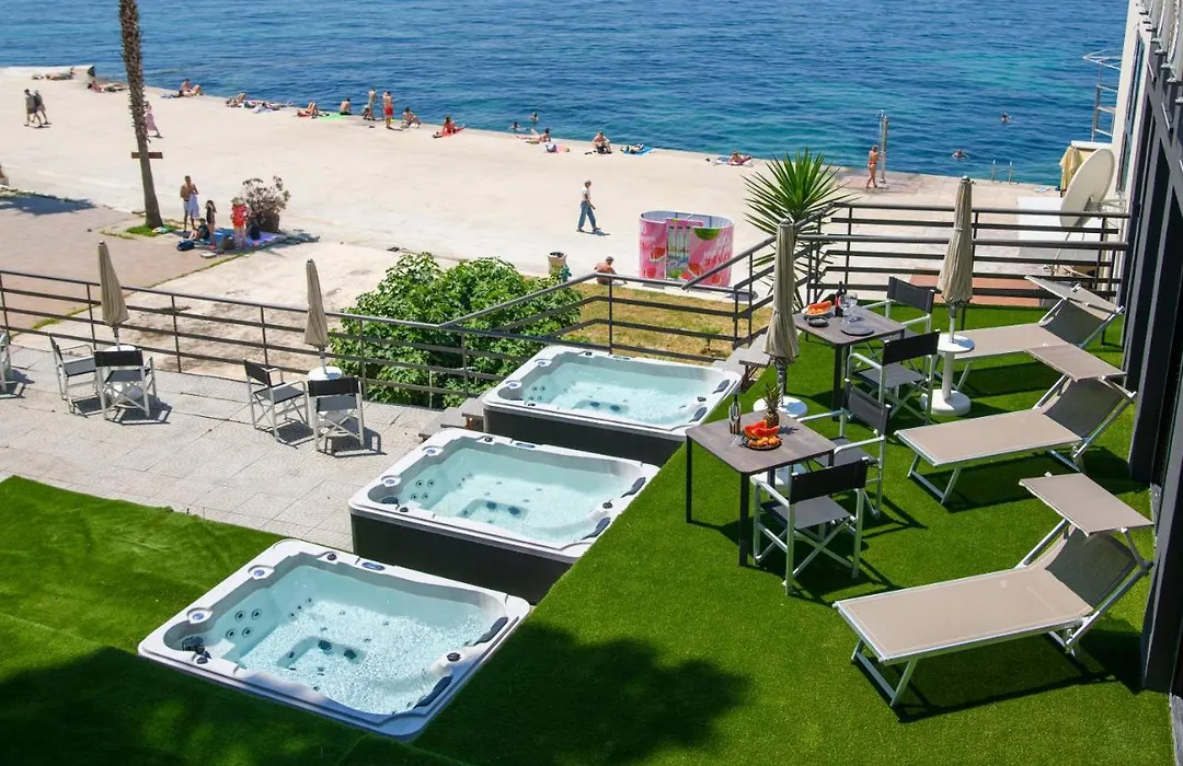 Via Mare Luxury Rooms-1