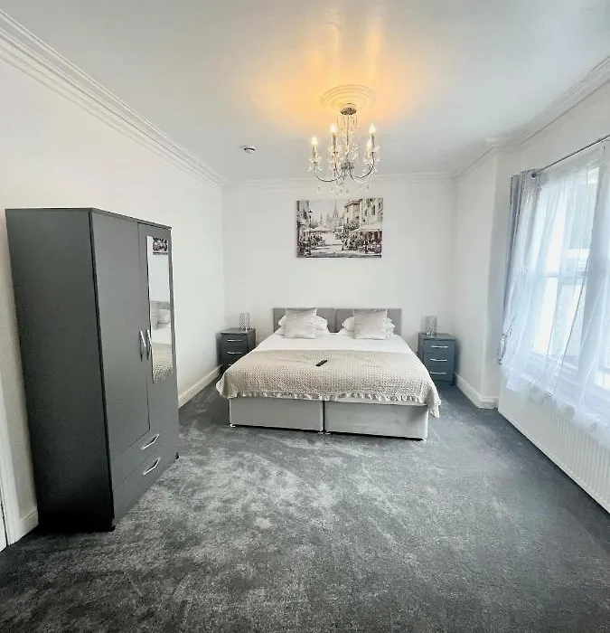 Bay Court-1