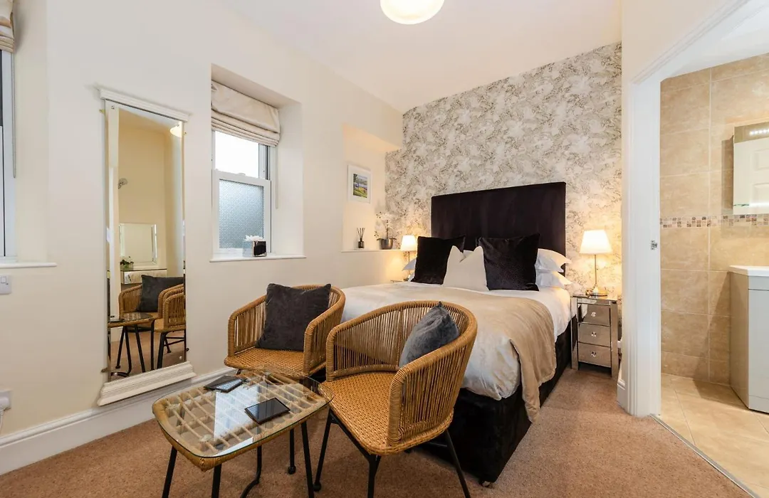Wheatlands Lodge-Windermere - Award Winning - Adult Only - Free Car Park-1