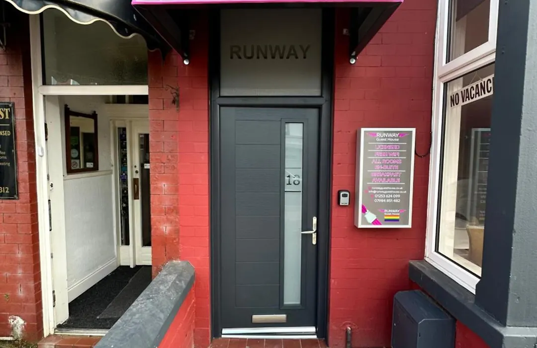 B&B Runway Blackpool - Minutes From Winter Gardens - Dog Friendly - Exceptionally Quiet - Very Close H&A Social Club (Adults Only)-1