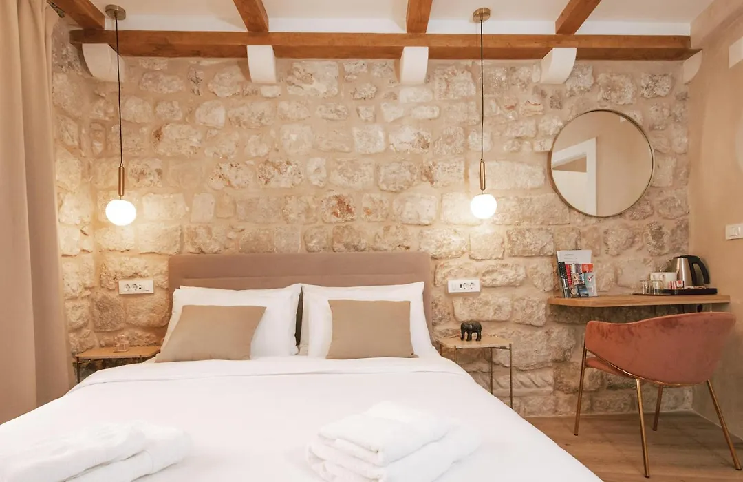 Mascheroni Luxury Rooms-1